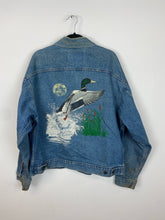 Load image into Gallery viewer, 90s Loon printed denim jacket - L