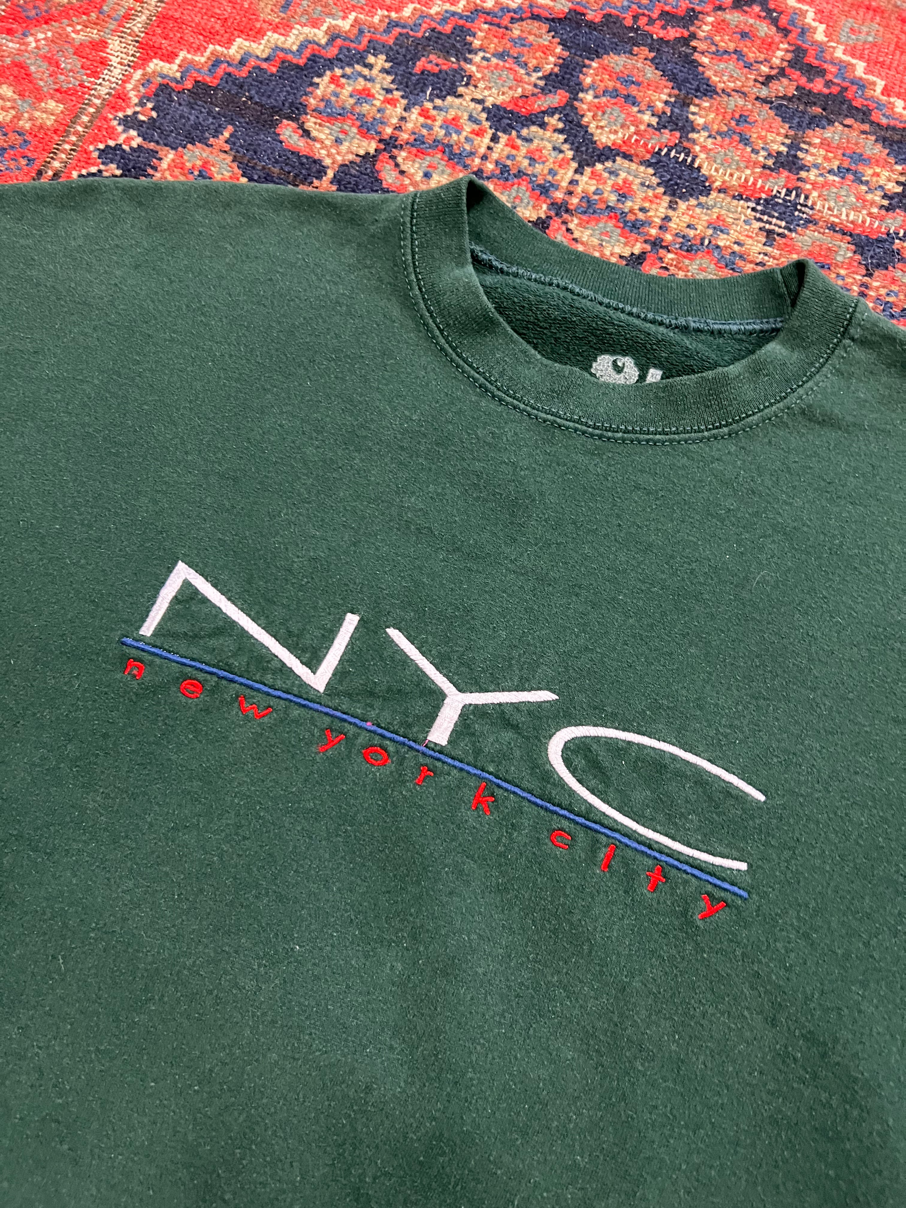 VINTAGE NYC CREWNECK - MEDIUM