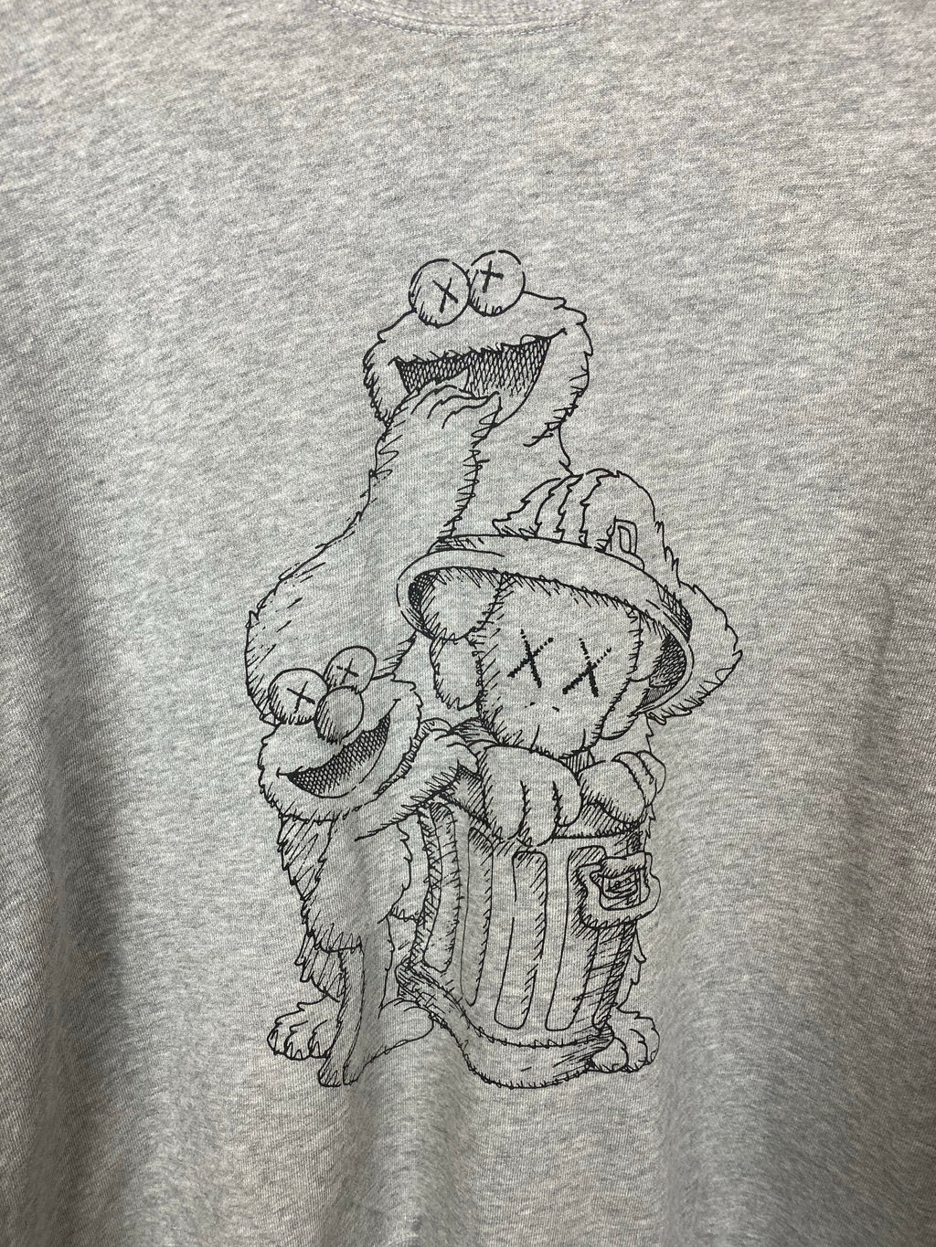 Uniqlo X Kaws crewneck