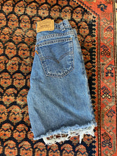 Load image into Gallery viewer, 90s Frayed High Waisted Levis Denim Shorts - 26in