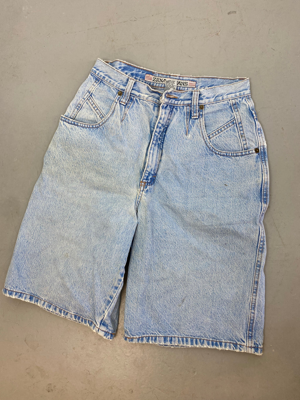 90s light wash Zena Denim shorts