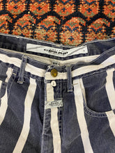 Load image into Gallery viewer, 90s High Waisted Striped Shorts - 28in