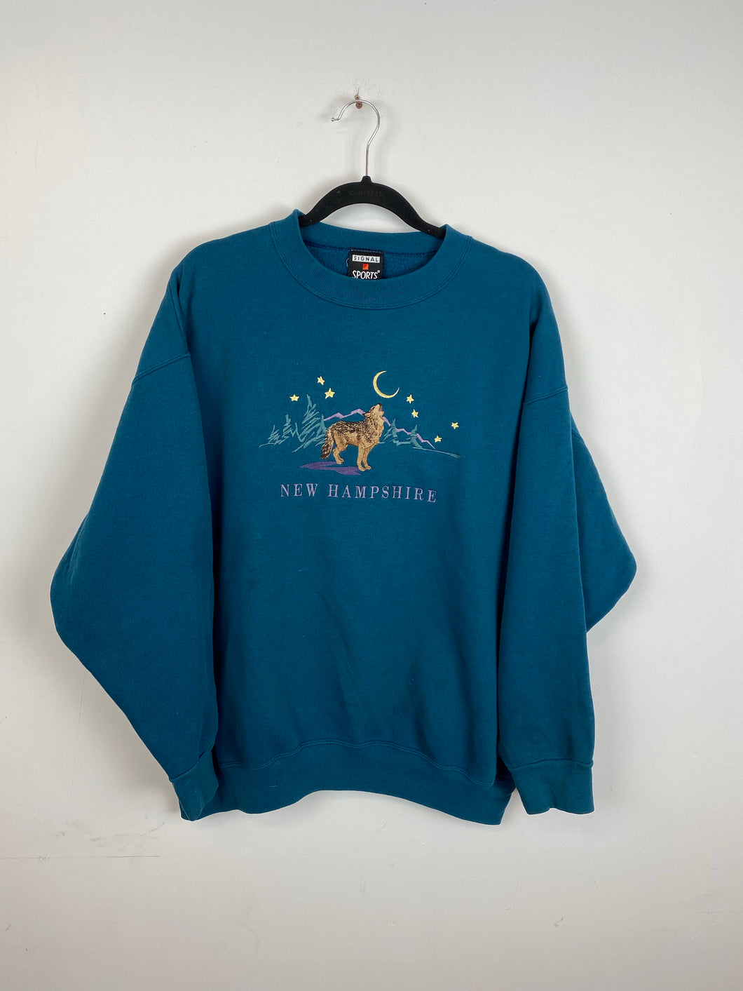 Embroidered Wolf crewneck