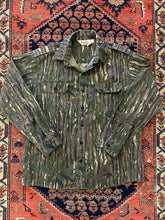 Load image into Gallery viewer, Vintage Real Tree Camo Button Up Shirt - M