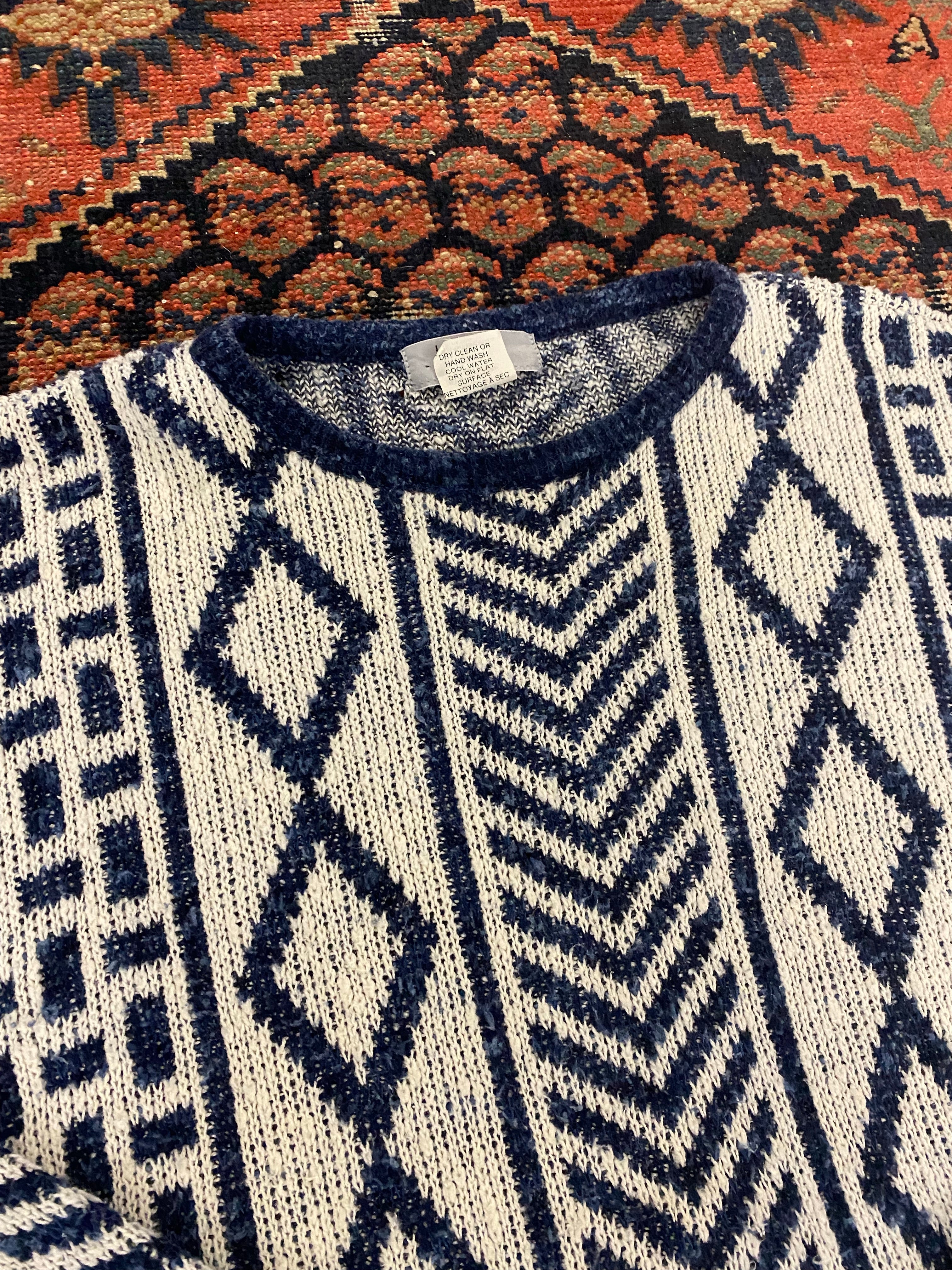 Vintage Patterned Knit Sweater - L