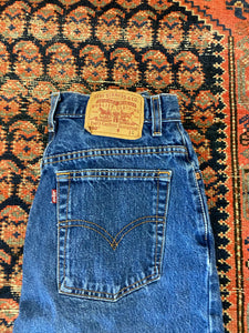 Vintage High Waisted Levi’s Denim Frayed Shorts - 29in