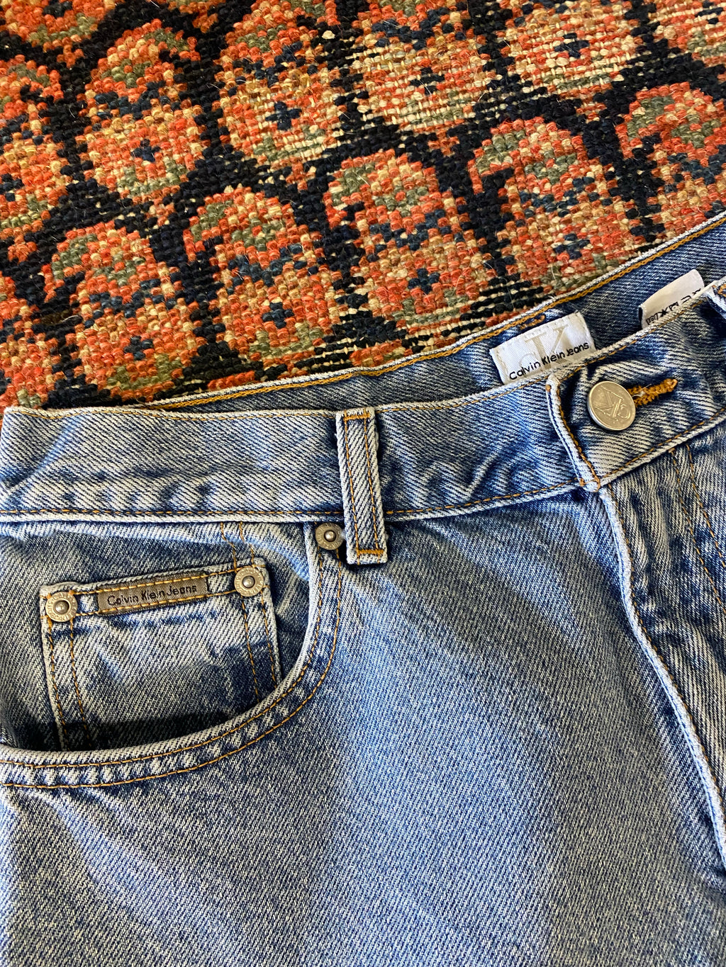 90s High Waisted Calvin Klein Cuffed Denim Shorts - 29in