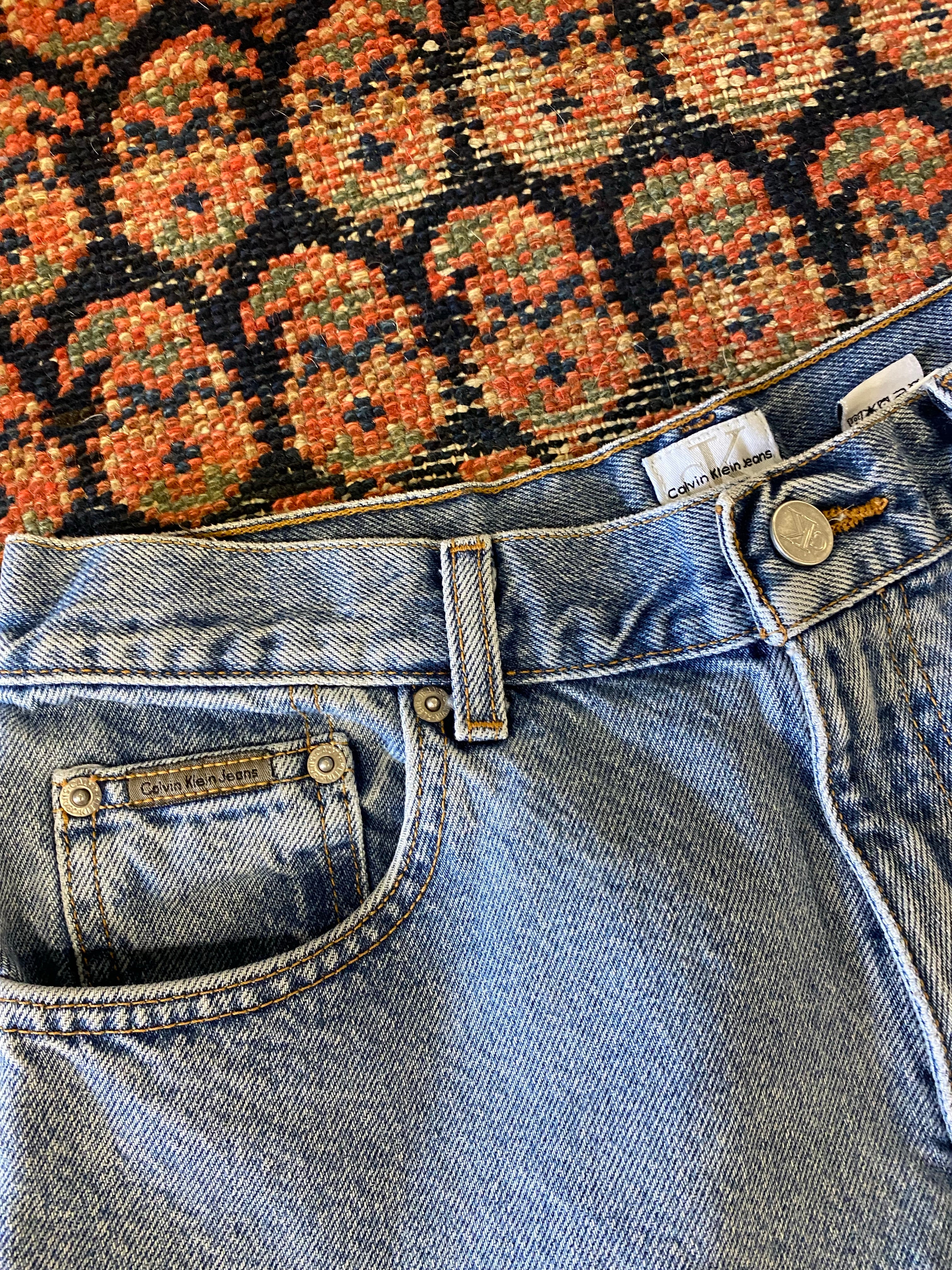 90s High Waisted Calvin Klein Cuffed Denim Shorts - 29in