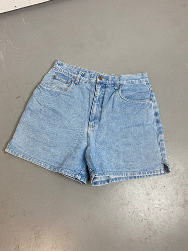 90s High Waisted Generra Hemmed Denim Shorts - 31in