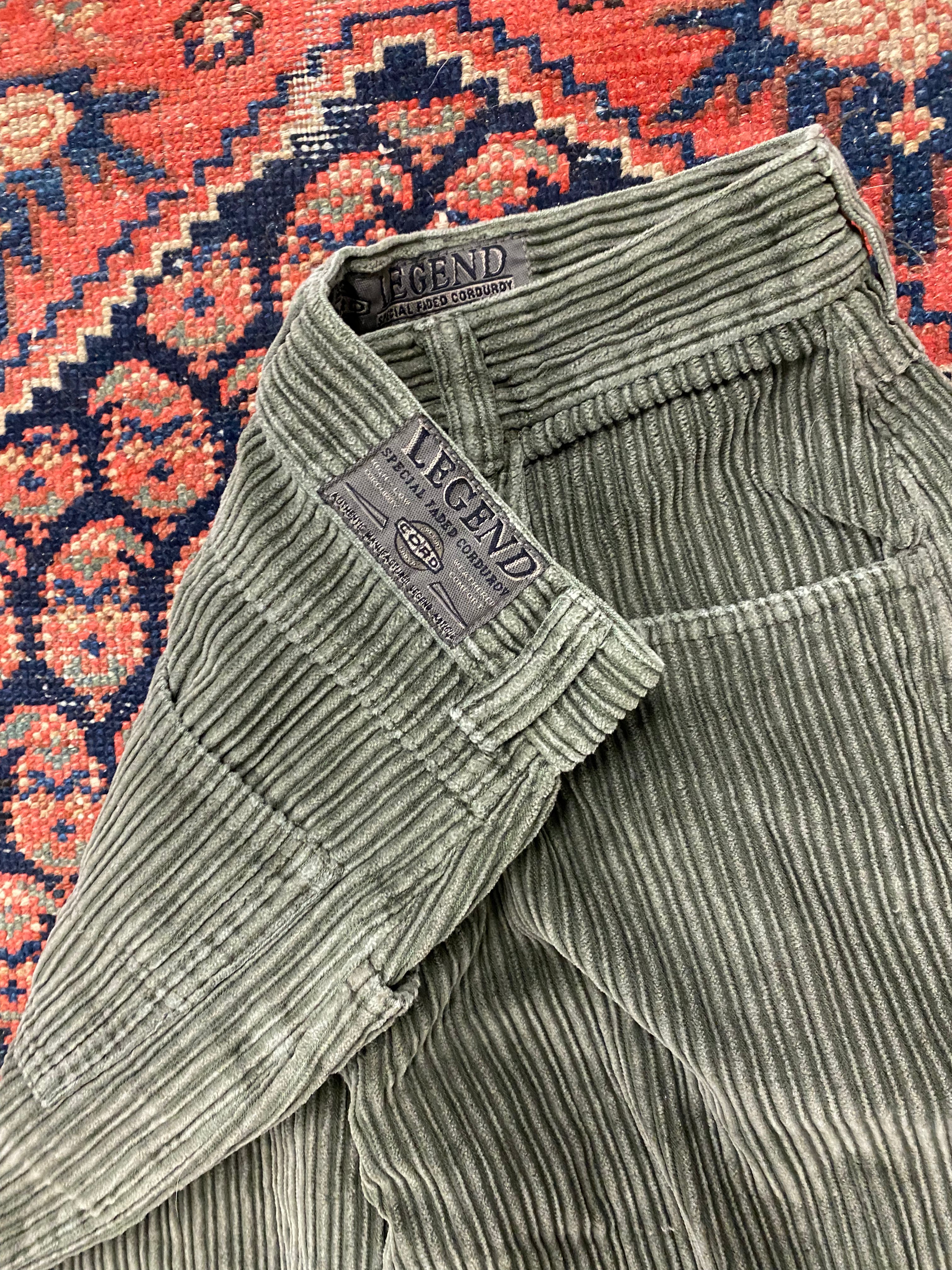 Vintage Baggy High Waisted Corduroy Pants - 28In/W