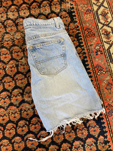 Vintage Arizona High Waisted Frayed Denim Shorts - 31in