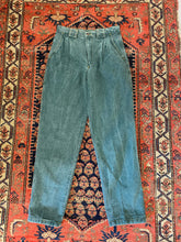 Load image into Gallery viewer, Vintage Pleated High Waisted Denim Jeans - 27in