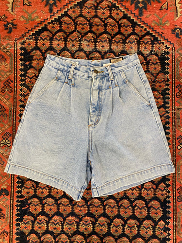 Vintage High Waisted Pleated Denim Shorts - 26in