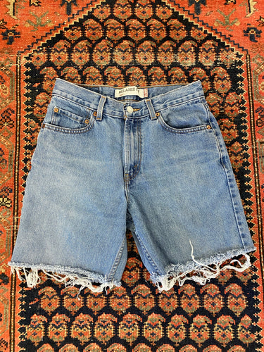 90s High Waisted Levis Frayed Denim shorts - 28in
