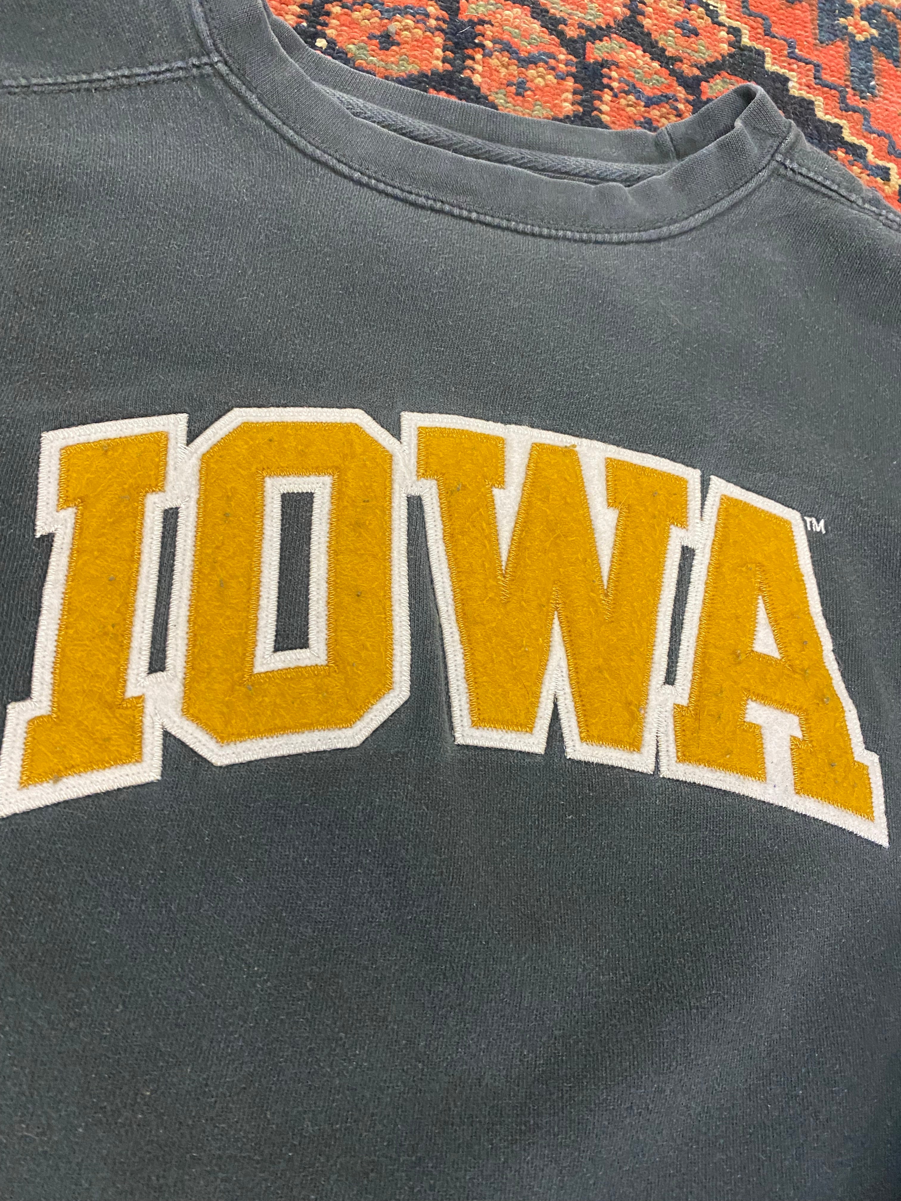 Vintage Faded Iowa Crewneck - L