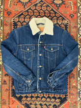 Load image into Gallery viewer, Sherpa Lined Levis Denim Jacket - M