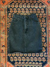 Load image into Gallery viewer, 90s Levis Denim Skirt - 24in
