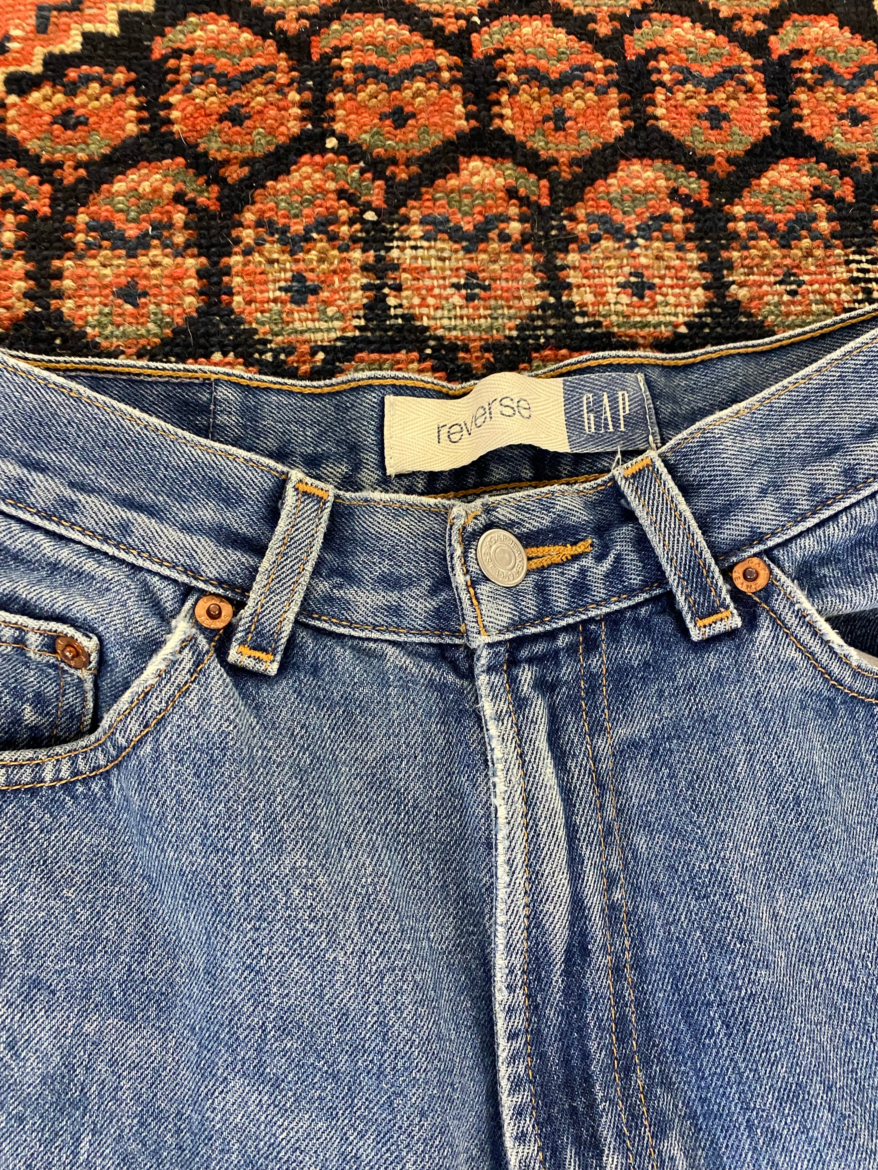 Vintage High Waisted Frayed Gap Denim Shorts - 27in