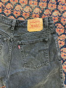 90s HIGH WAISTED LEVIS DEnim shorts - 31IN/W