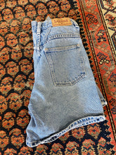 Load image into Gallery viewer, 90s high Waisted Legend Denim Shorts - 23in