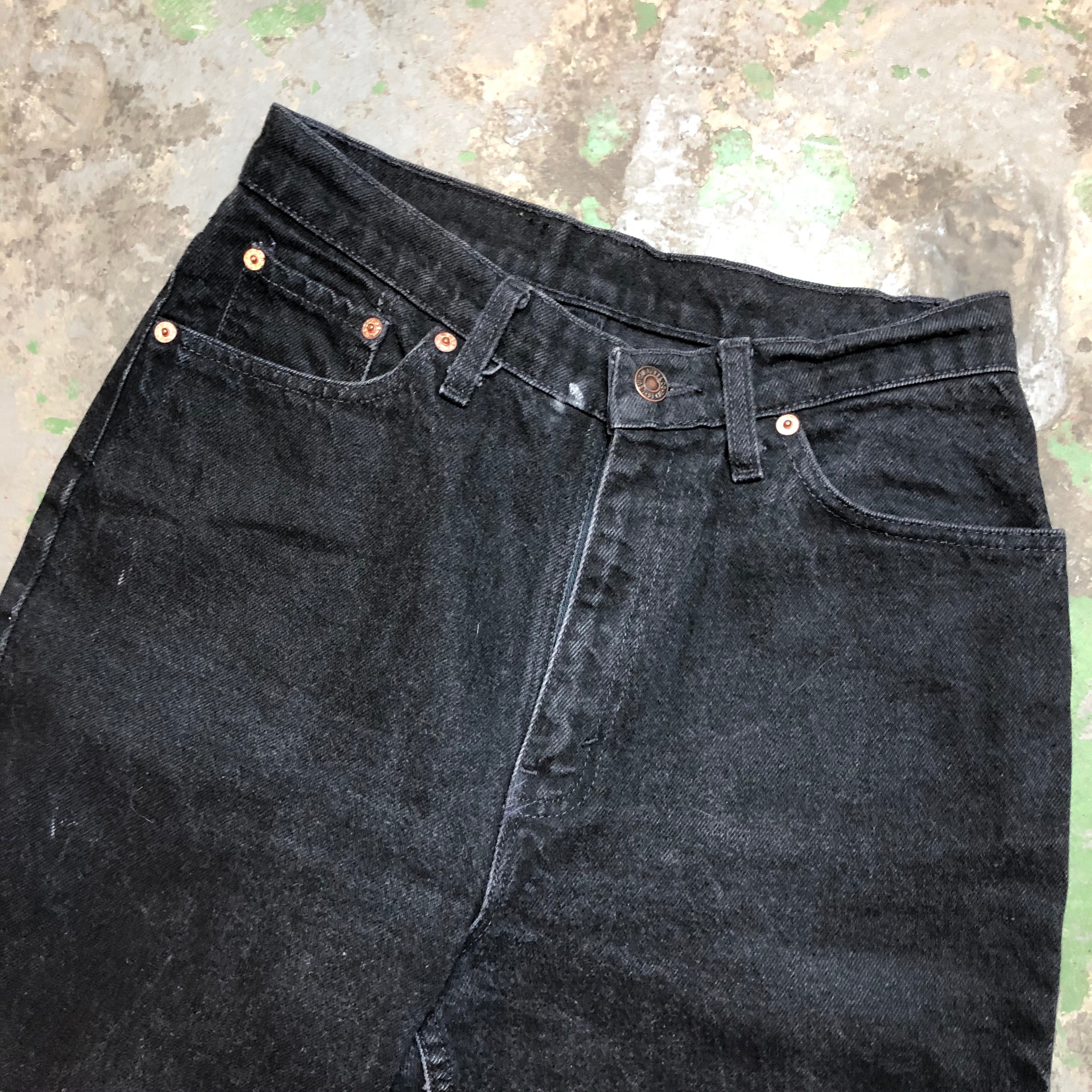 Black carrot fit 90s Levi’s denim pants