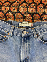 Load image into Gallery viewer, 90s High Waisted Levis Frayed Denim shorts - 28in