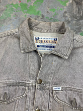 Load image into Gallery viewer, 1990s guess denim jacket