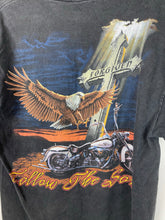 Load image into Gallery viewer, Vintage Faded Eagle T shirt - M