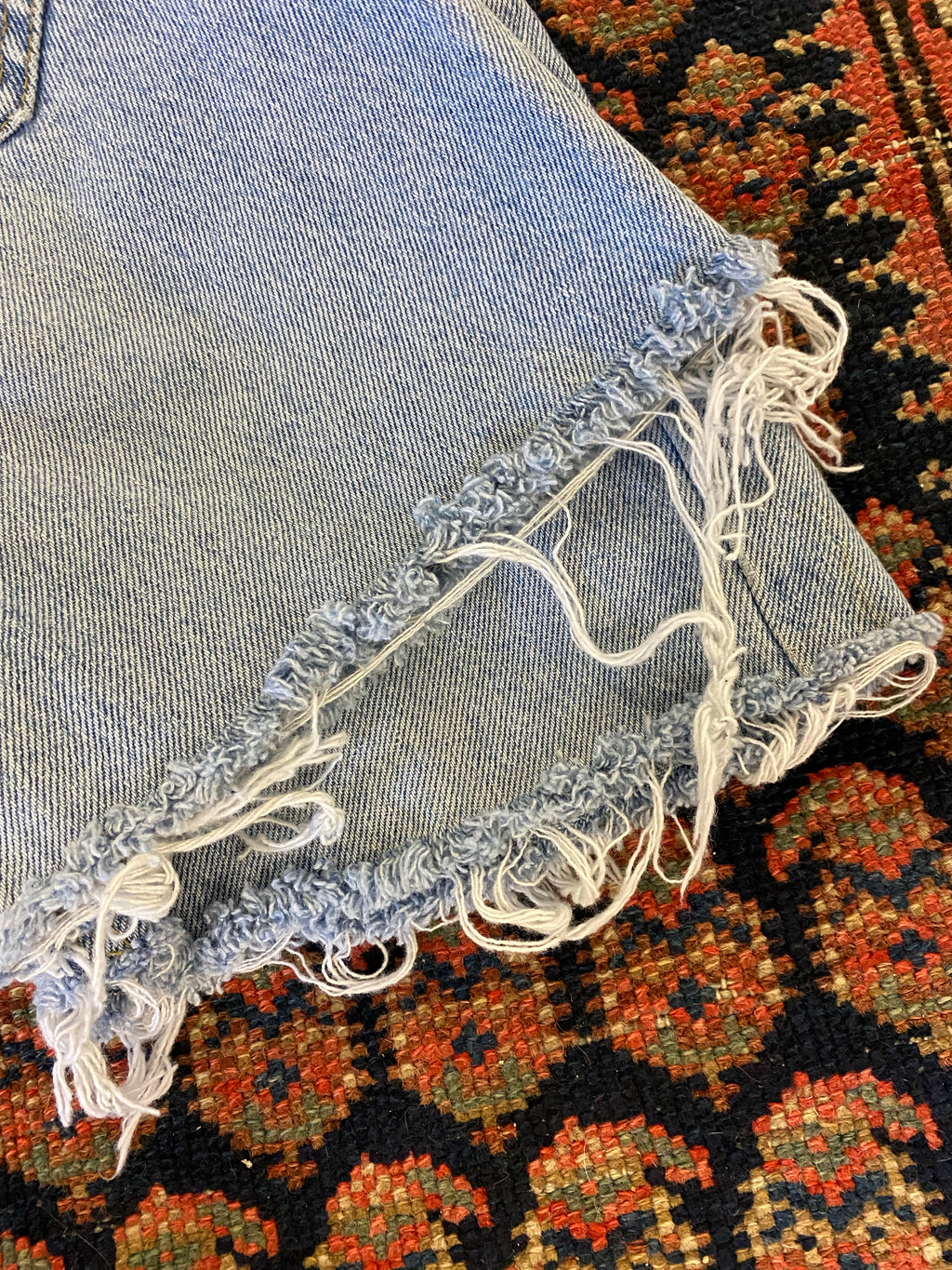 90s Lee High Waisted Denim Frayed Shorts - 25in
