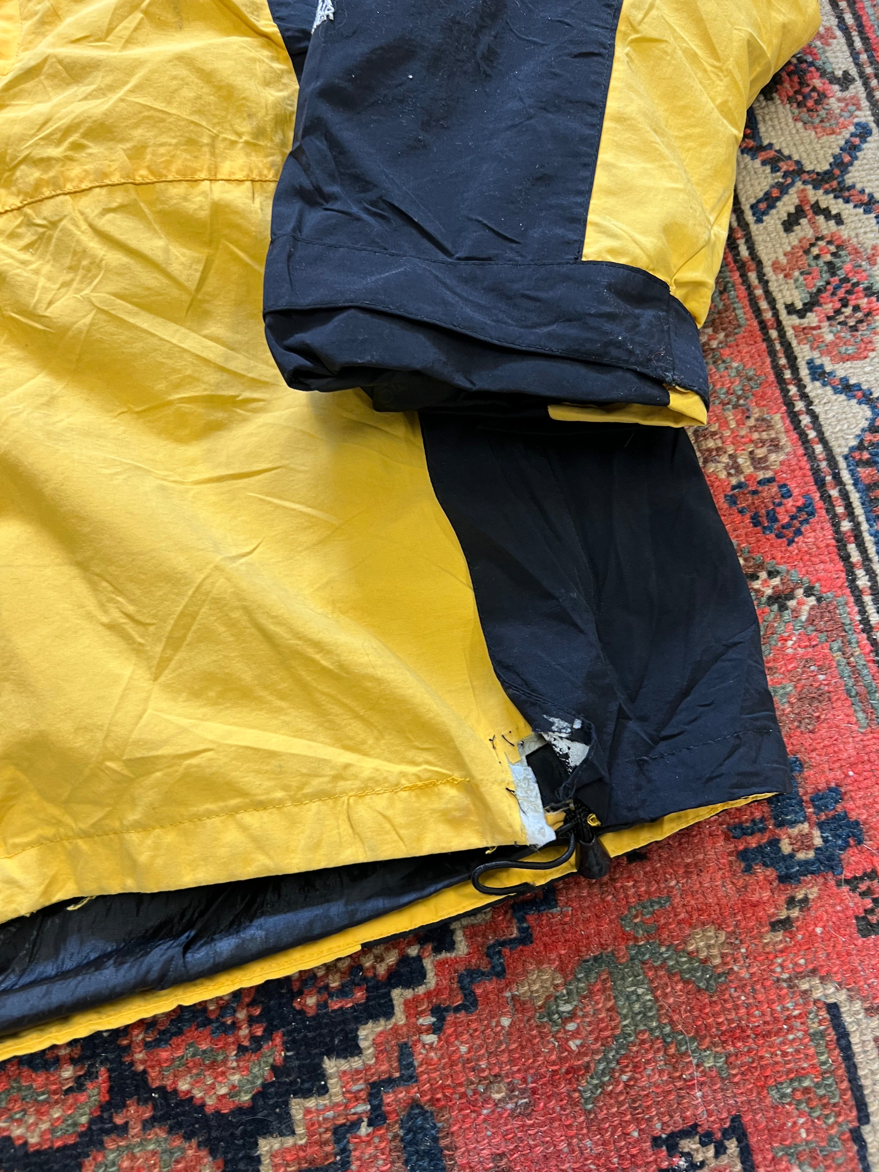 VINTAGE NORTH FACE JACKET - MEDIUM