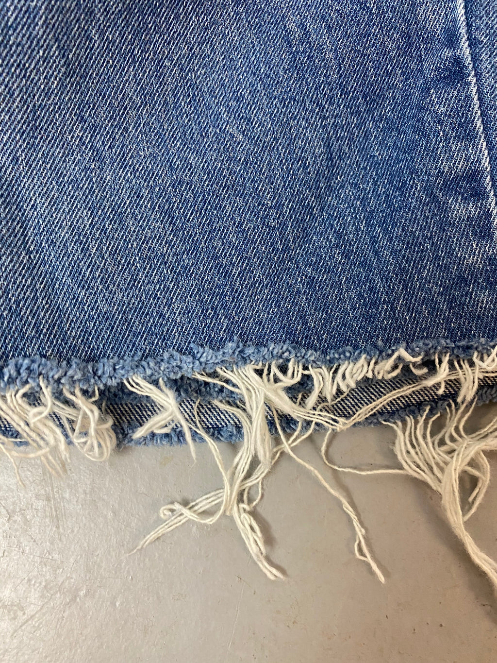 90s High Waisted Levi’s Frayed Denim Shorts - 25in