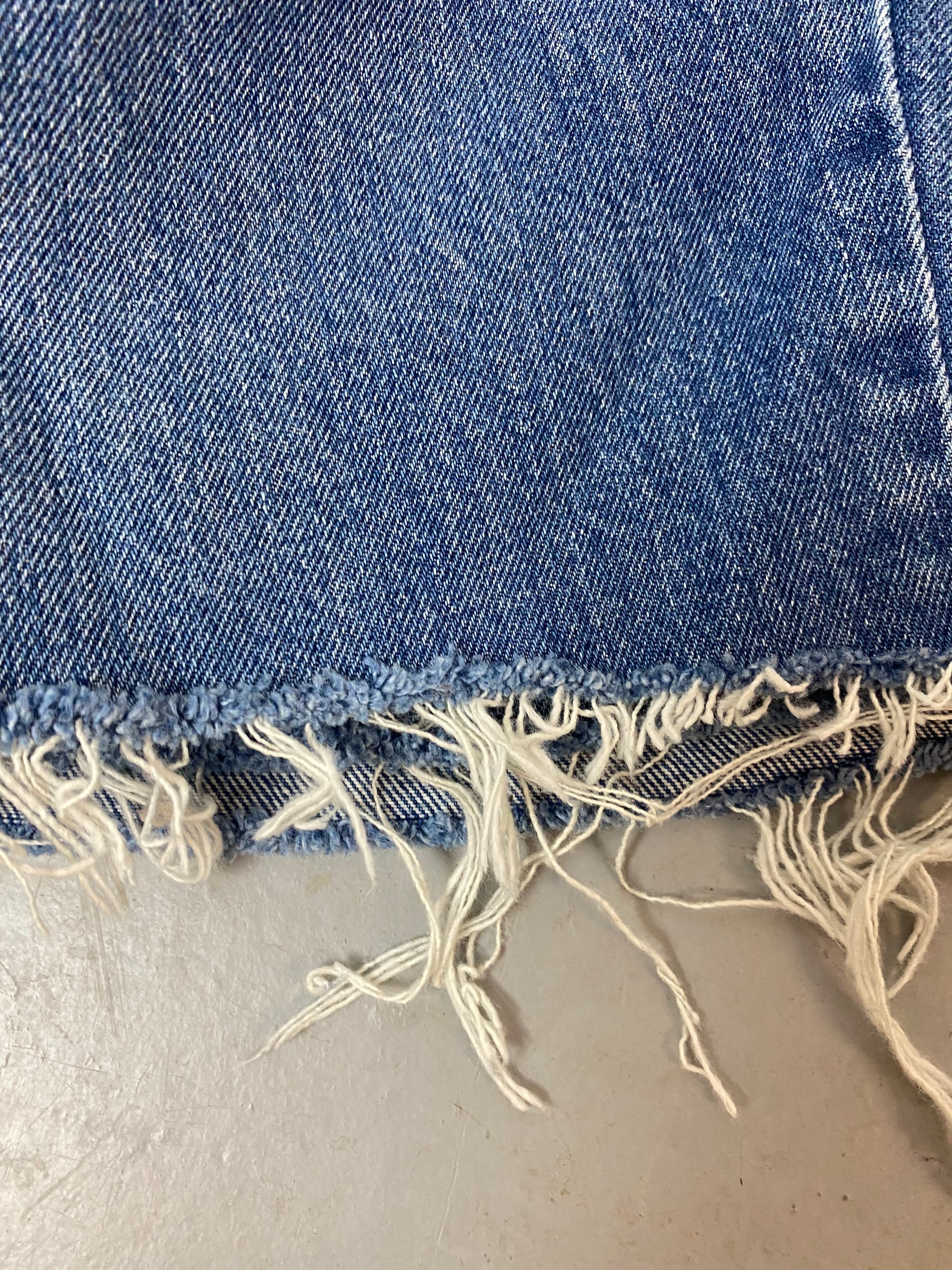 90s High Waisted Levi’s Frayed Denim Shorts - 25in