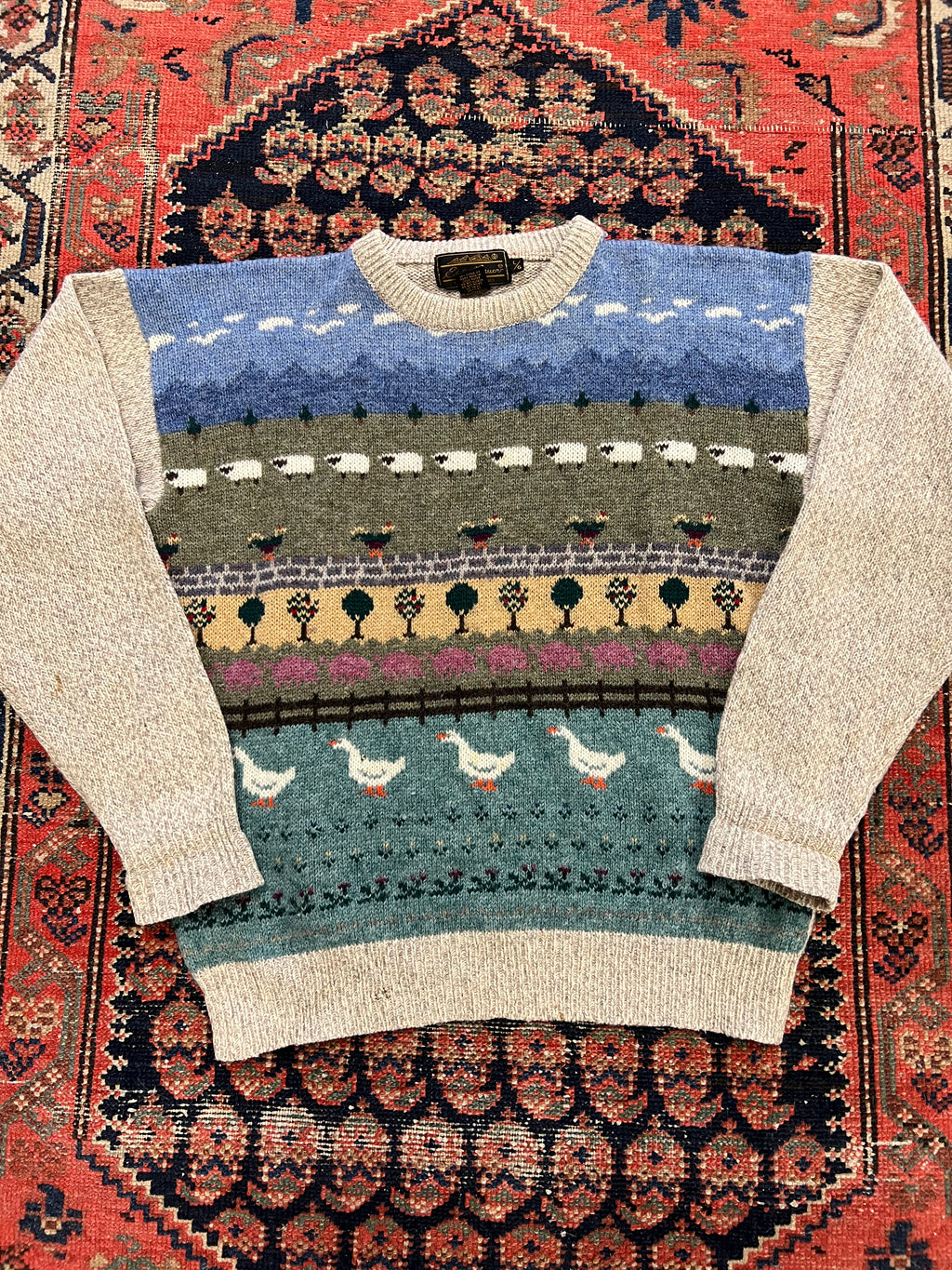 VINTAGE KNIT SWEATER - SMALL
