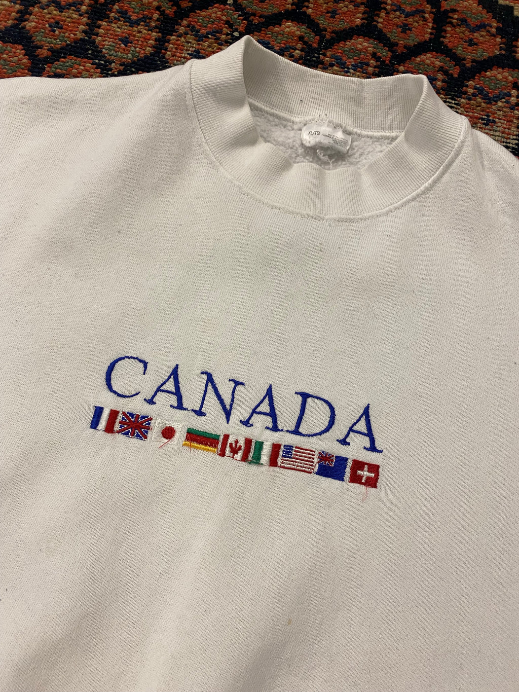 Vintage Canada Embroidered Crewneck - M