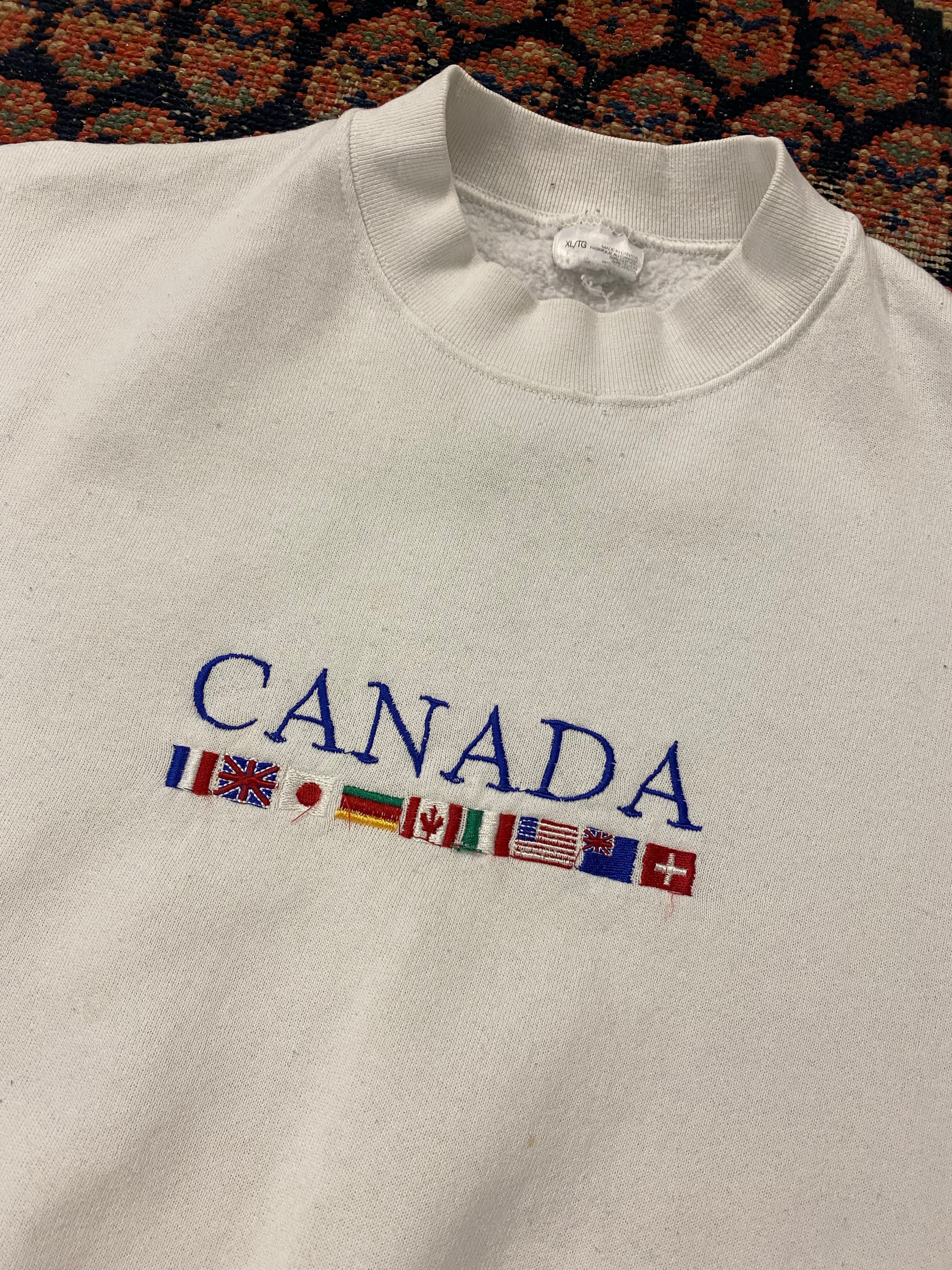 Vintage Canada Embroidered Crewneck - M