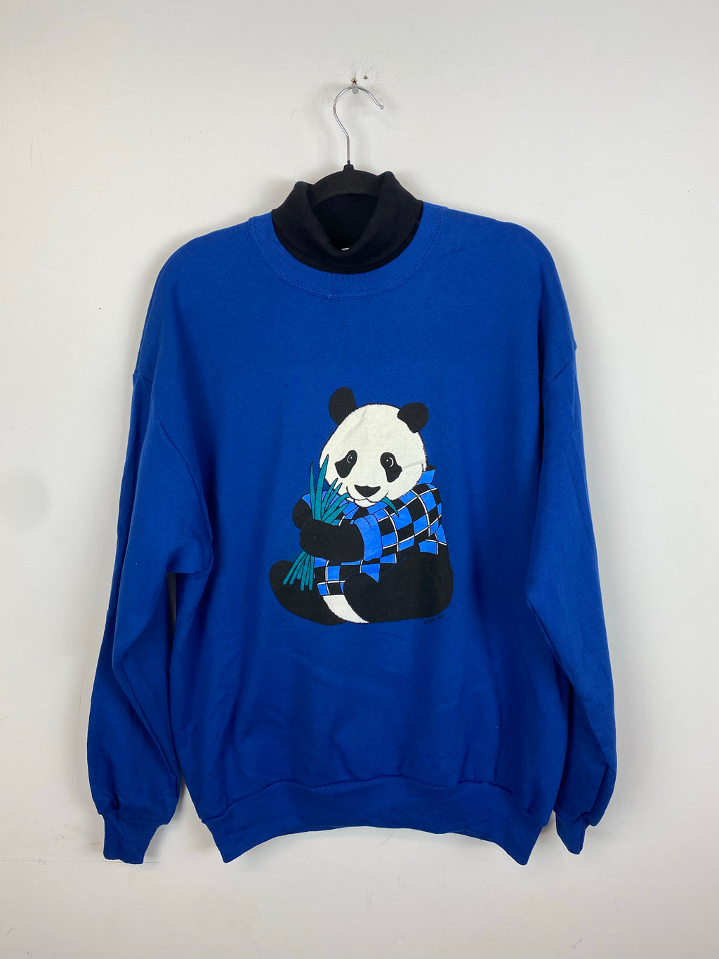 Vintage turtleneck Panda crewneck - M