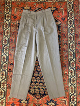 Load image into Gallery viewer, 90s Light Grey Pleated Linen Trousers - 29in