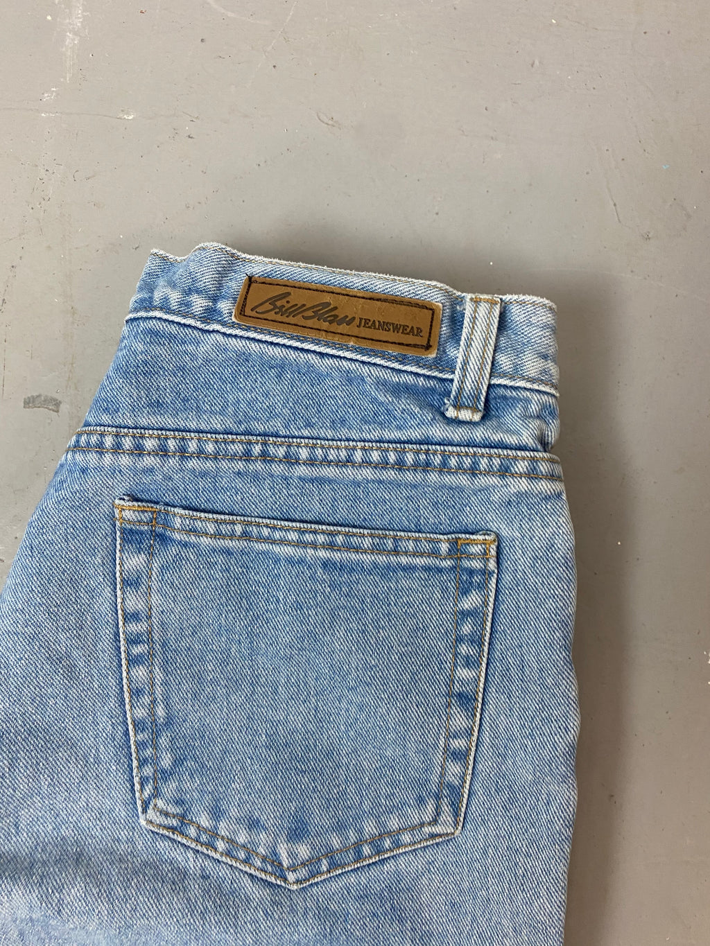 90s High Waisted Bill Bass Frayed Denim Shorts - 31in