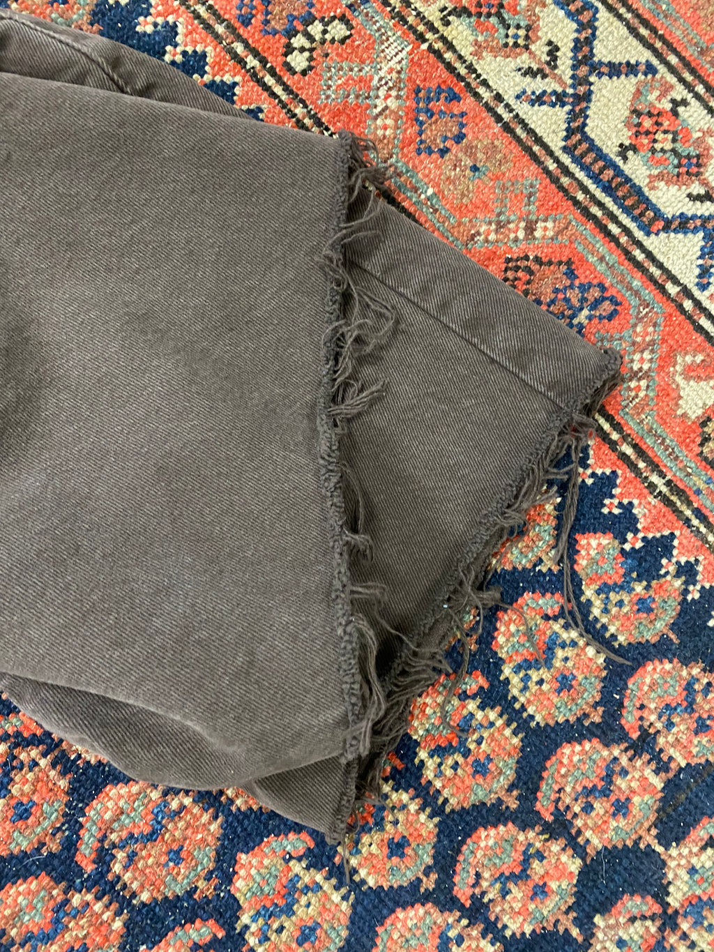 90s Brown High Waisted Frayed Denim Shorts - 26IN/W