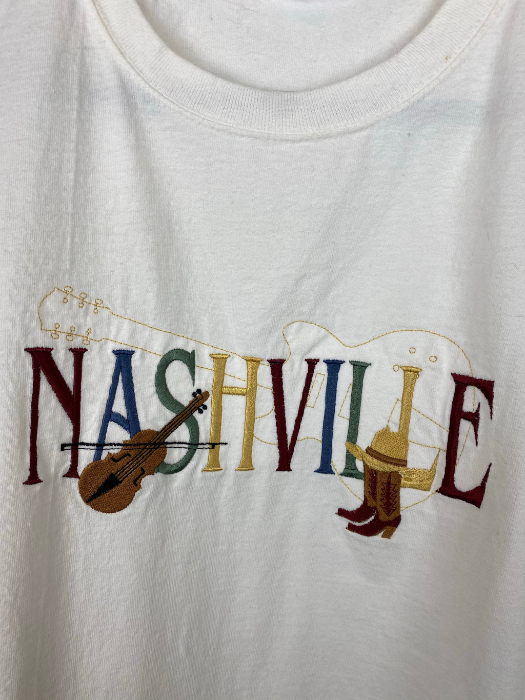 Vintage Embroidered Nashville T shirt - L