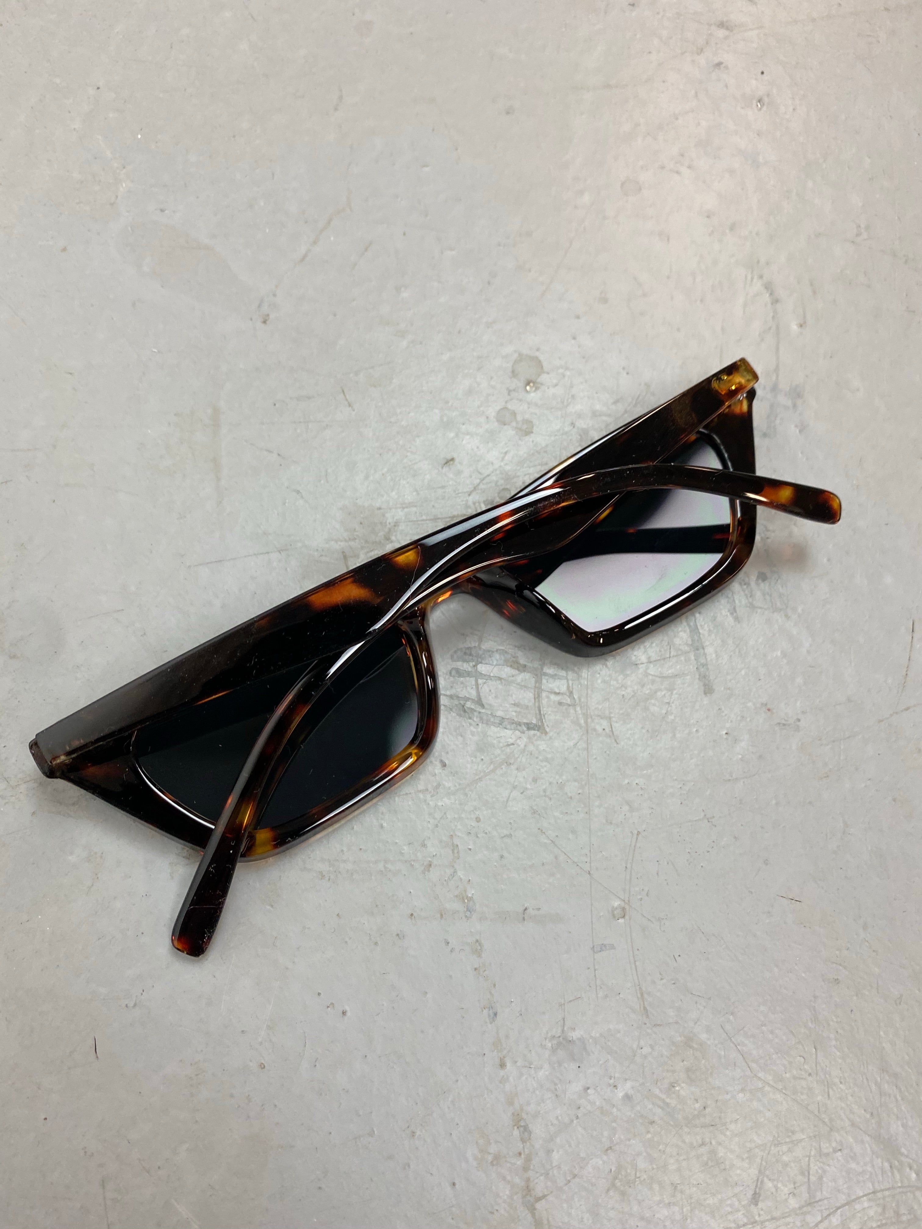 Pointed funky sunglasses