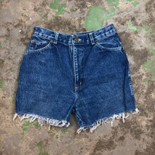 Load image into Gallery viewer, Vintage chic denim shorts
