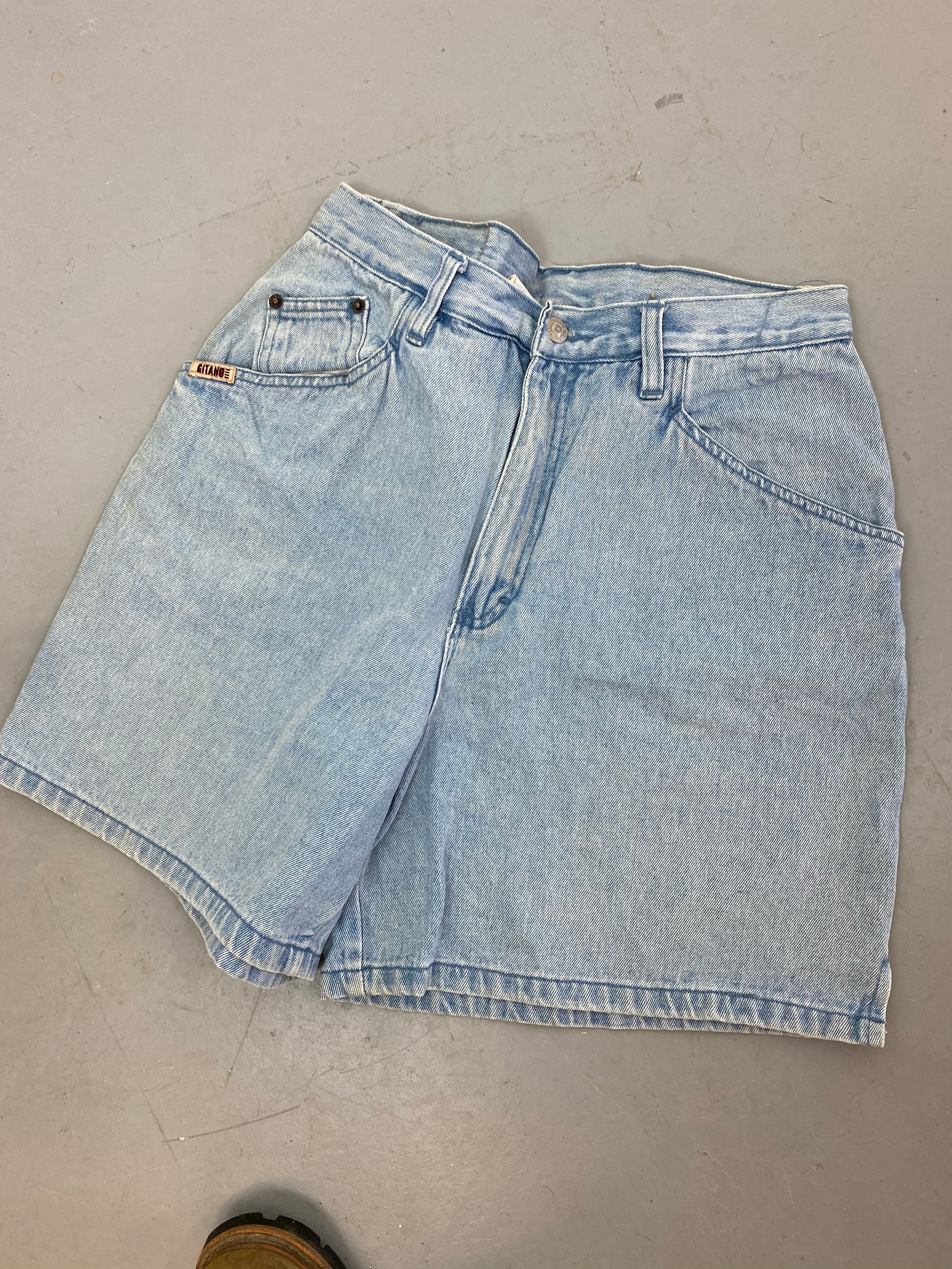 Vintage light wash Gitano denim shorts
