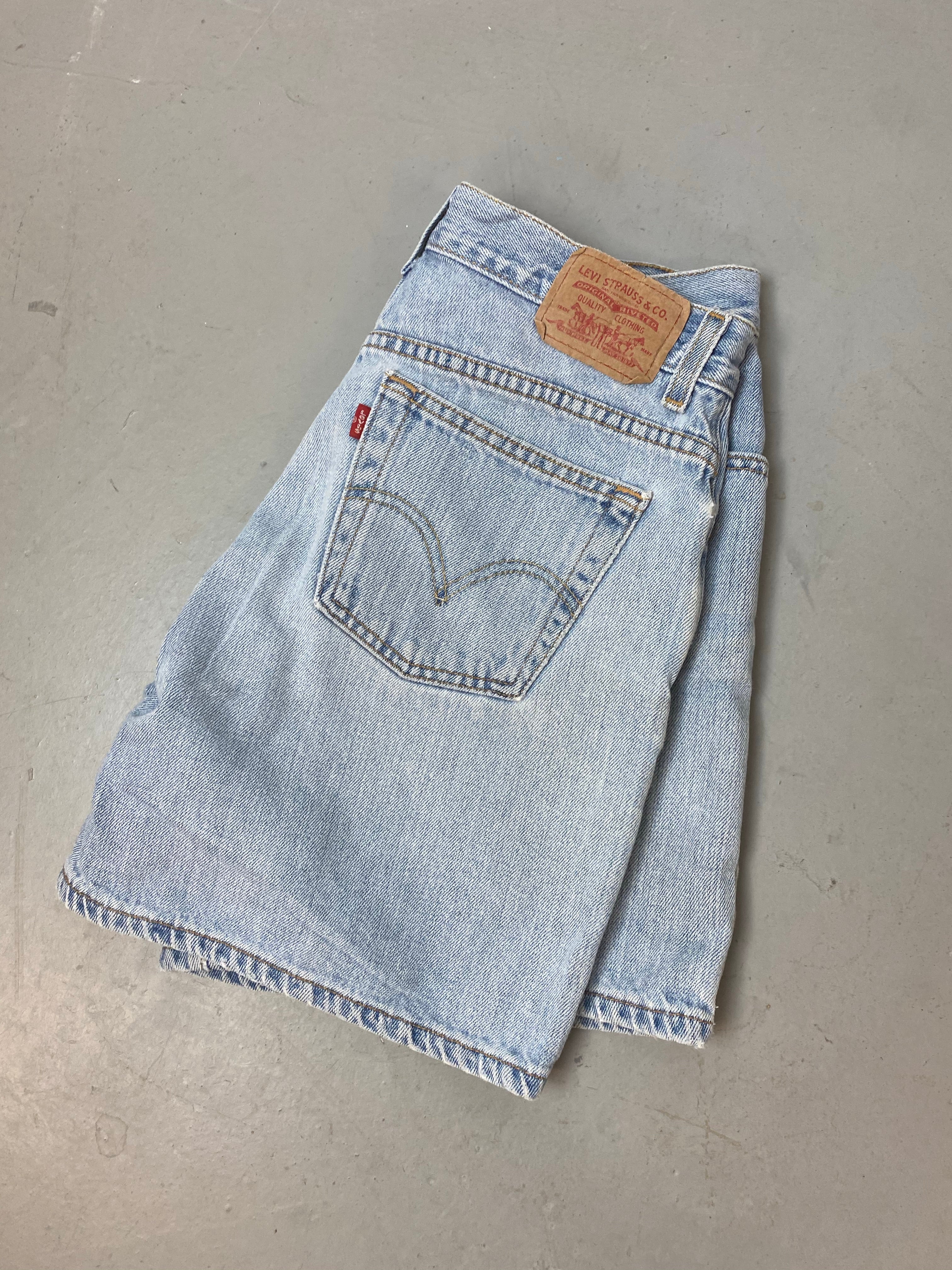Vintage High Waisted Levi’s Denim Shorts - 32in