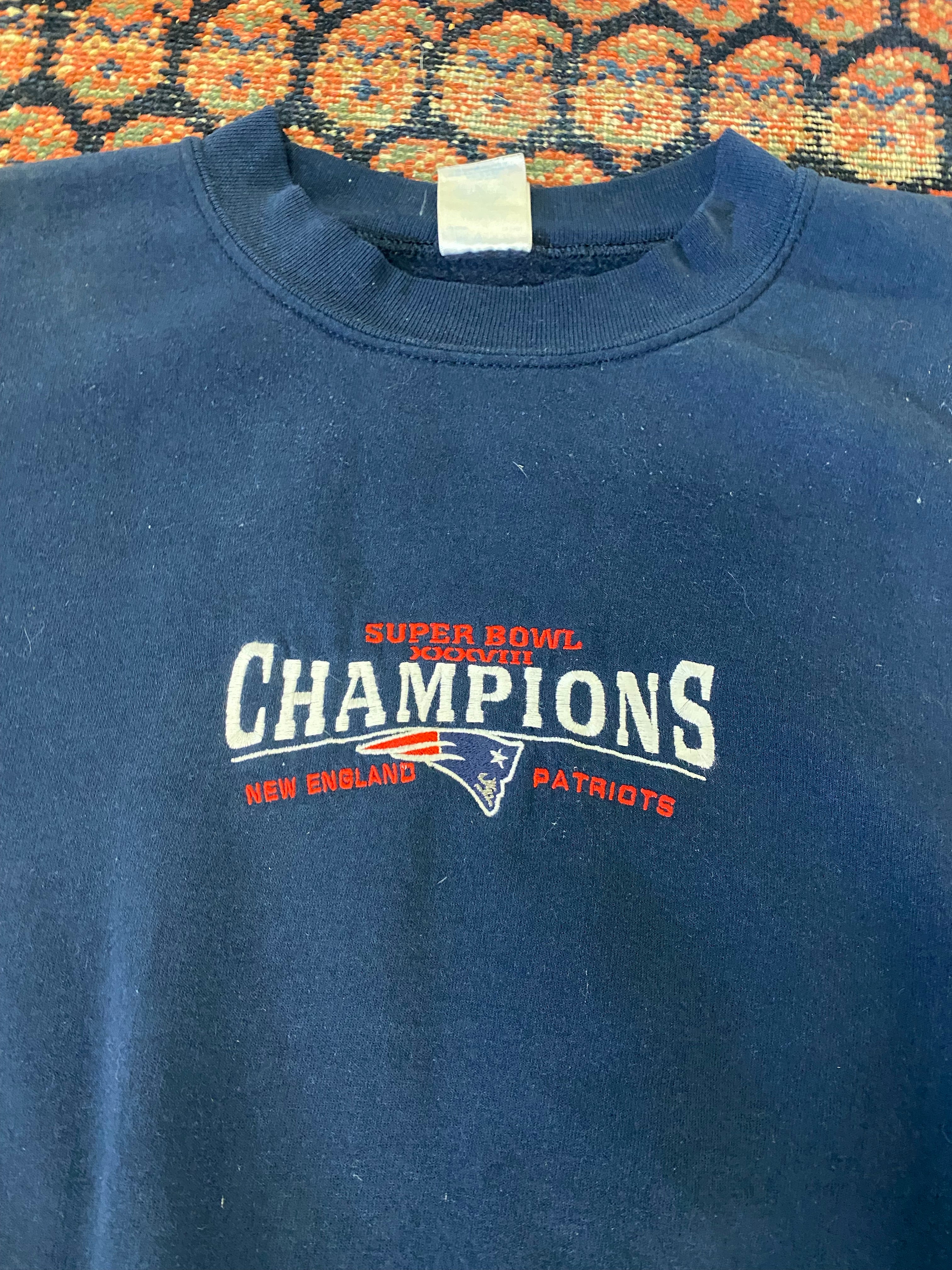 Vintage Embroidered Patriots Crewneck - M/L