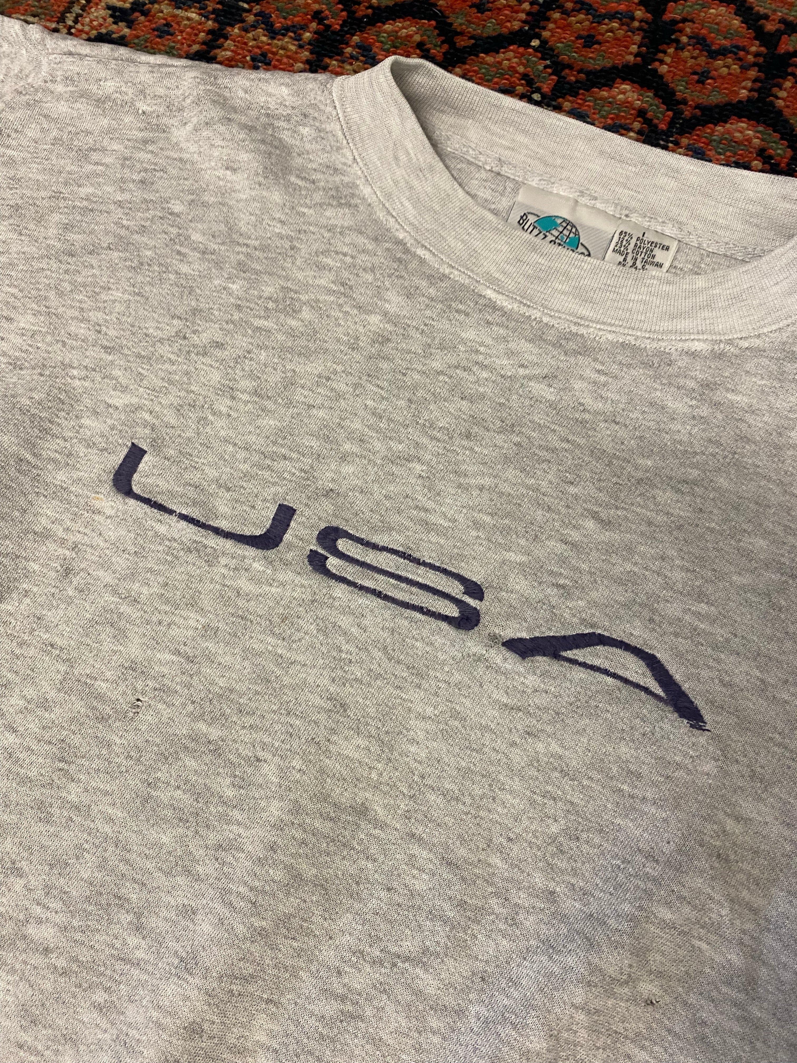 Vintage Embroidered USA Crewneck - L