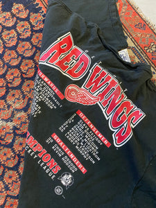 Vintage front and back Detroit redwings t shirt - XL