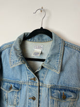 Load image into Gallery viewer, Vintage Light Wash Denim Jacket - WMNS L