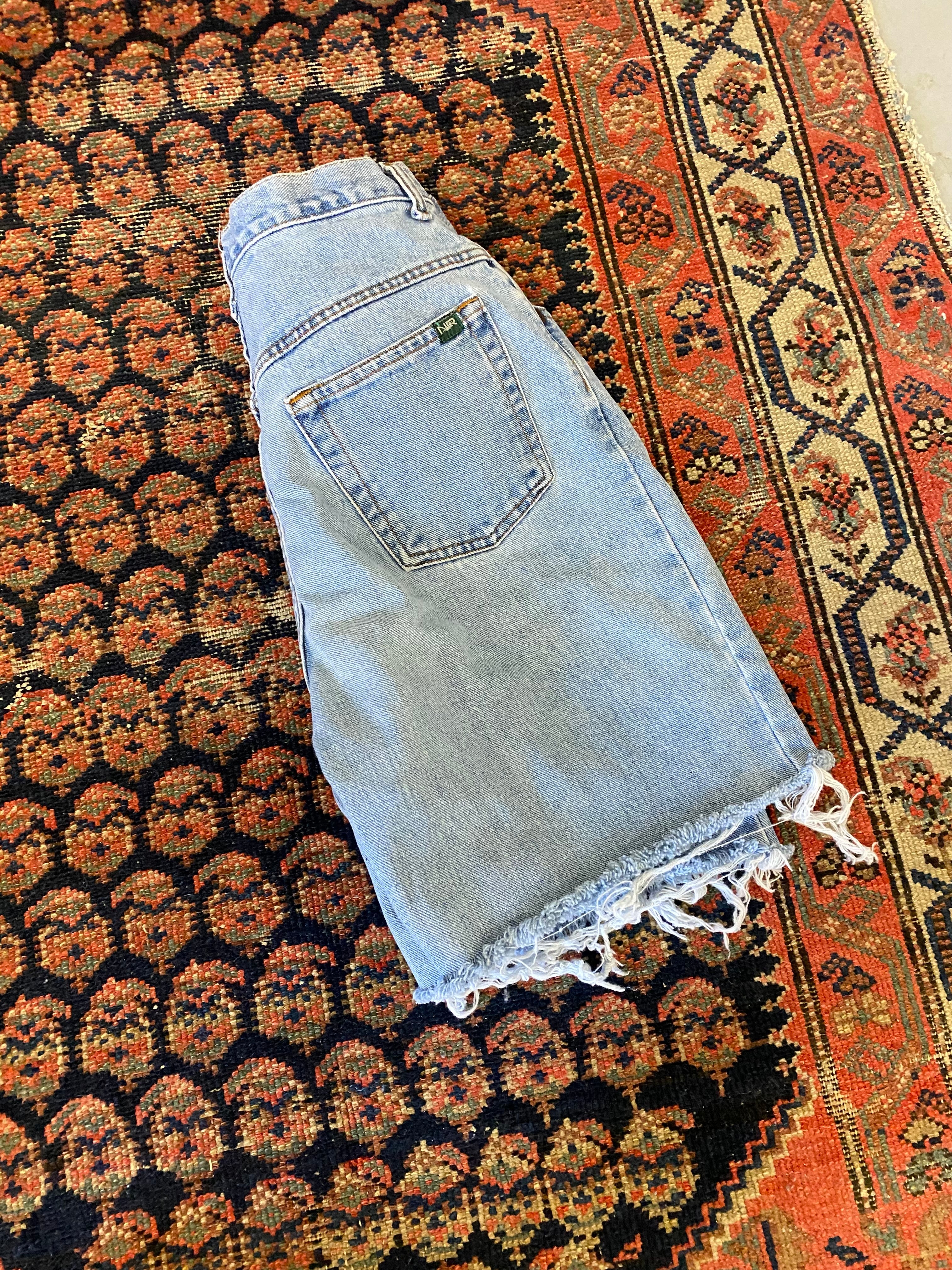 Vintage High Waisted Frayed Denim Shorts - 30in