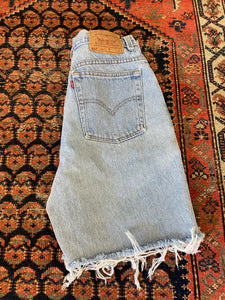 90s Light Wash High Waisted Levis Frayed Denim Shorts - 29in